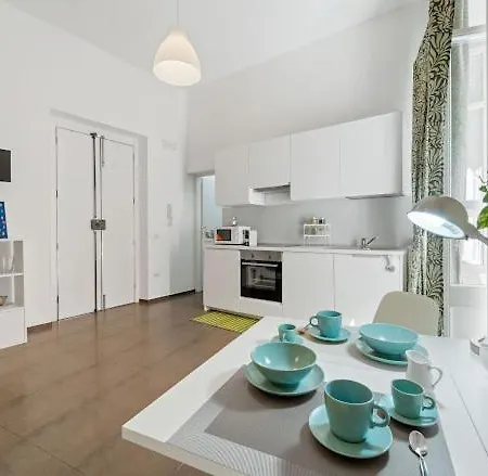 Hometolove Marina * קליארי